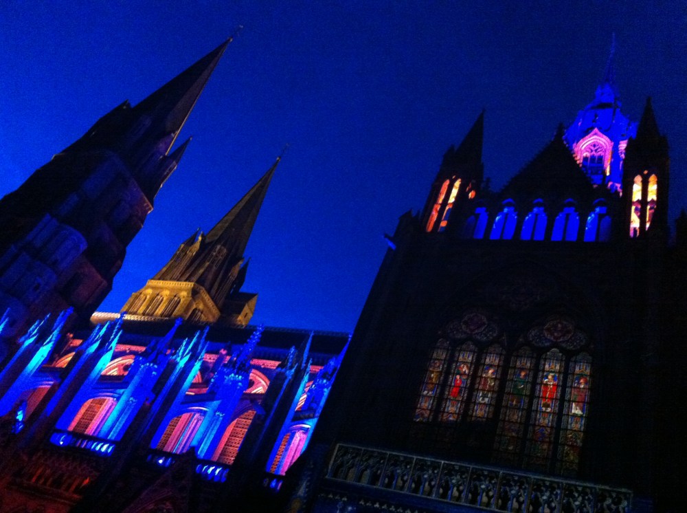Picture of Bayeux cathedral at night