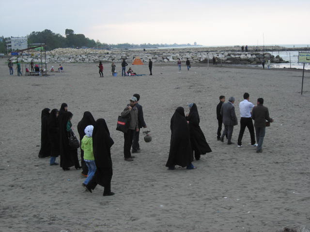 mujeres mar Caspio