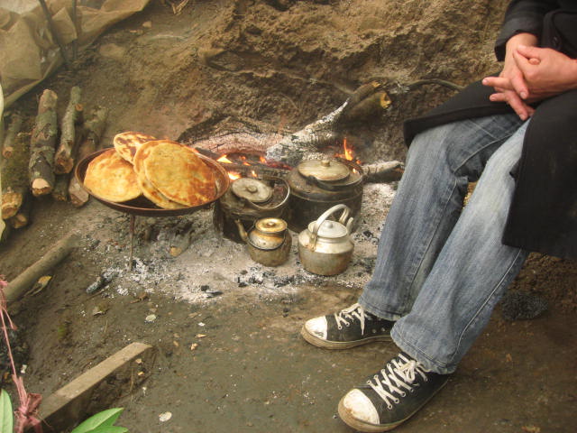 Pan y té al fuego de Irán
