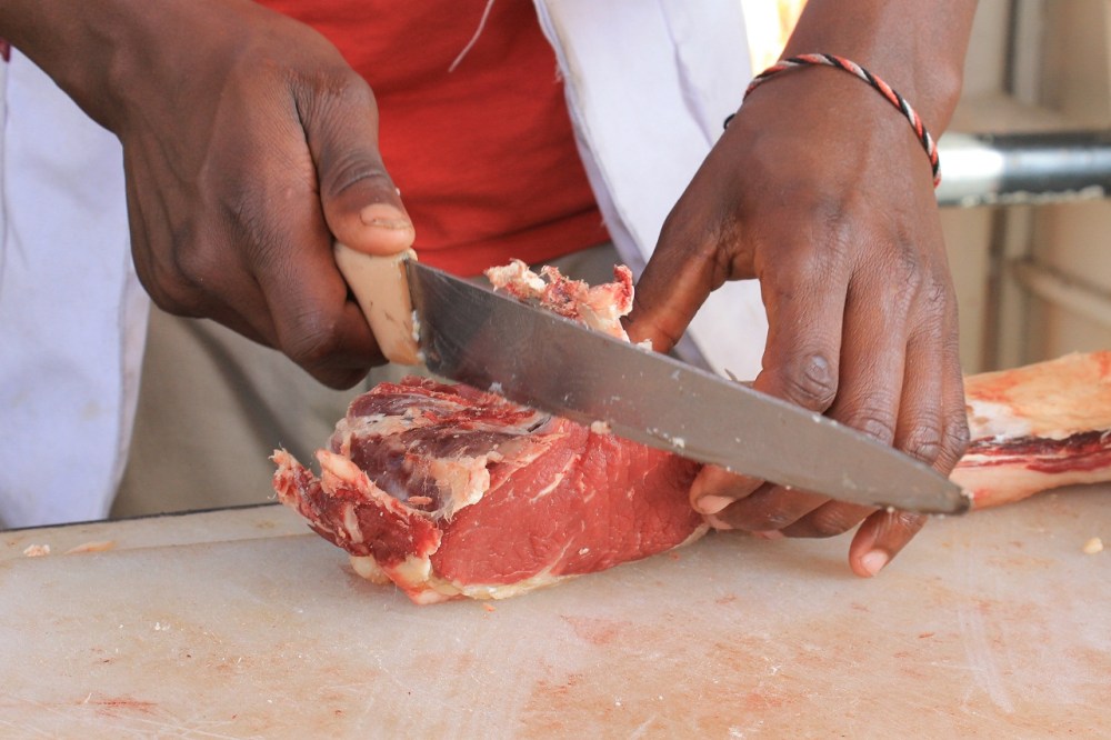 manos carnicero etiope