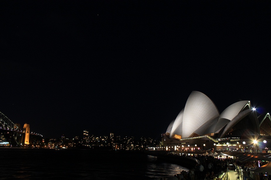 opera house bar night